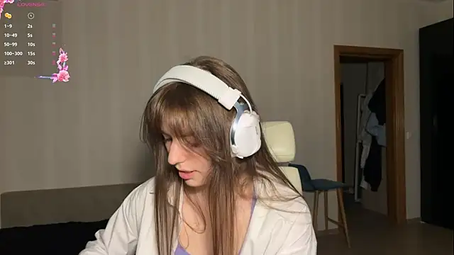 LorinaSpero webcam