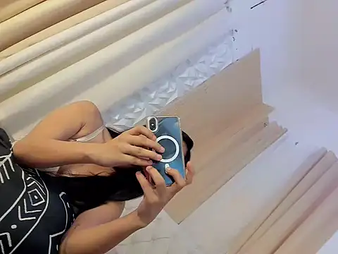 twerkitlike_twinkle webcam