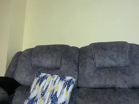 naughty-ebony1 live cam on StripChat