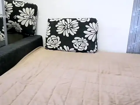 IncredibleGlaze78 webcam