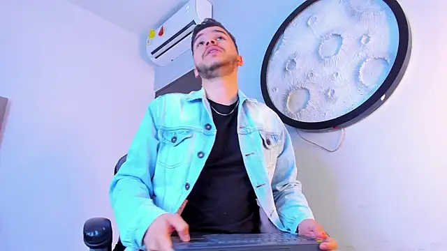 mike_257 webcam
