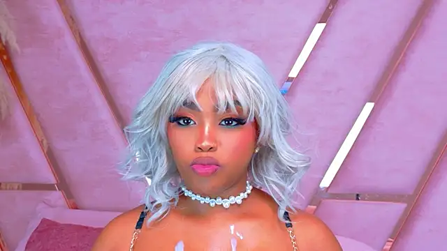 TiannahGlow webcam