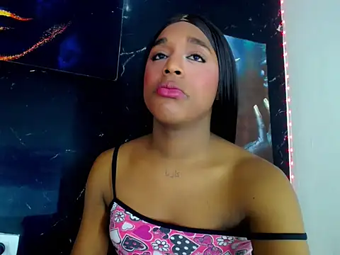 SaramyBigcock webcam