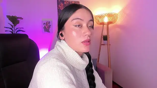LucyBloom_ webcam