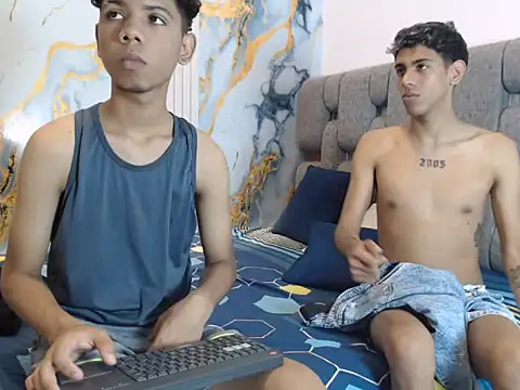 CUTE_BOYS2026 webcam