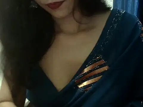 Laila_Cute live cam on StripChat