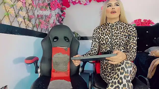 Thiara_veky_ webcam