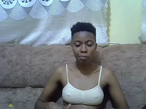 prettyy_joy live cam on StripChat