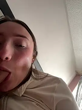 Valery_Salmons webcam