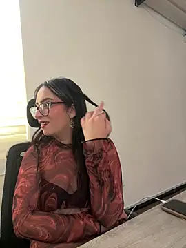 Kloenovoa- live cam on StripChat