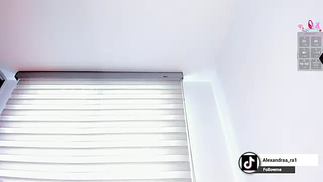 Alexandra_ra webcam