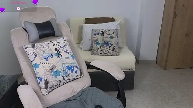 blue__moon_ live cam on StripChat
