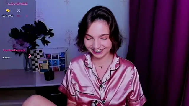KindHazelHere_ webcam