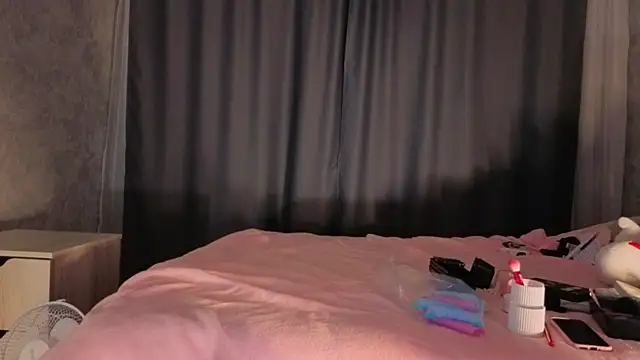 Mia_Luw webcam