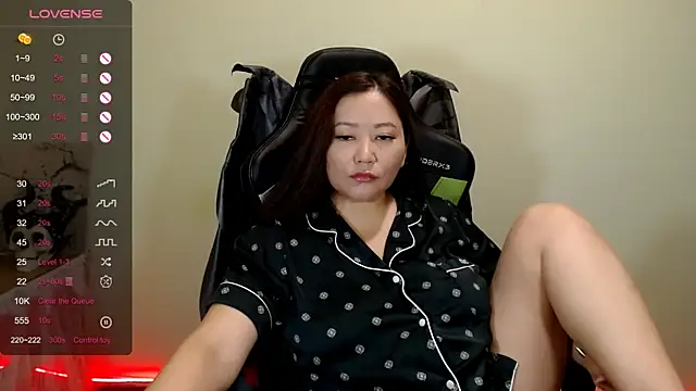 LisaAsianFlower webcam