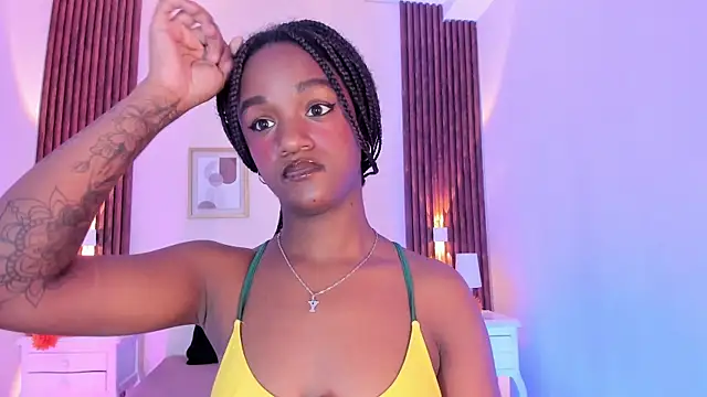 Chloebrunnie webcam