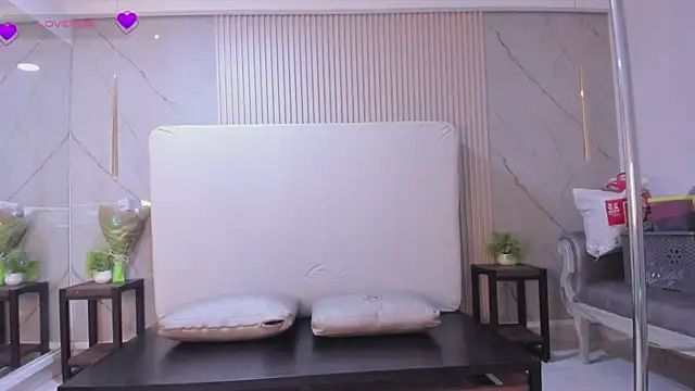 luna_taylorss webcam
