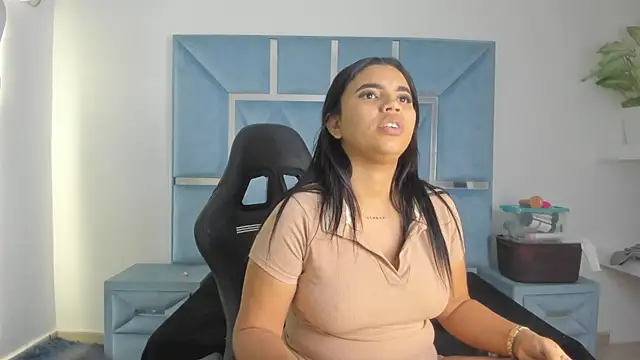 Lucy_asm webcam
