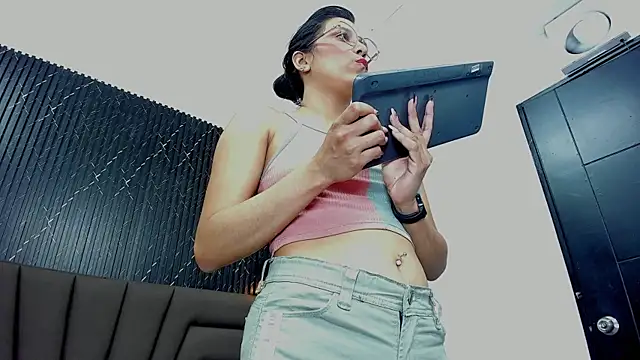 lunaasmithh webcam