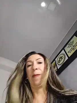 Laly_dolcee webcam