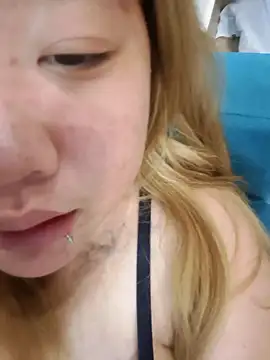 Tuii-1 webcam stripchat model stream image