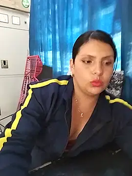 YINNA__24 webcam