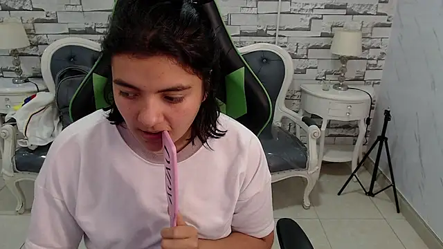 amalia_a webcam