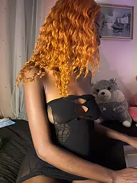 Nina_Velveta