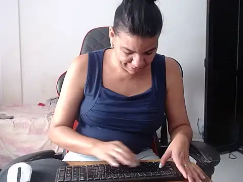 Adriana_0312 webcam