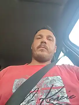 WadedGuzzling webcam