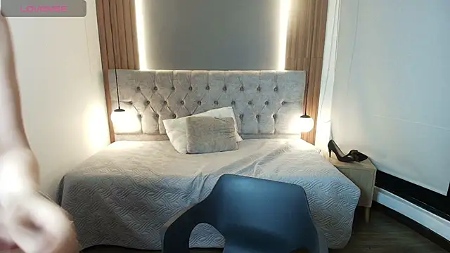 VictoriaLuxee_ webcam