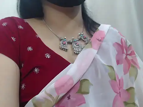 Lovely_Siri_23 live cam on StripChat