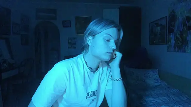 milliKira006 webcam