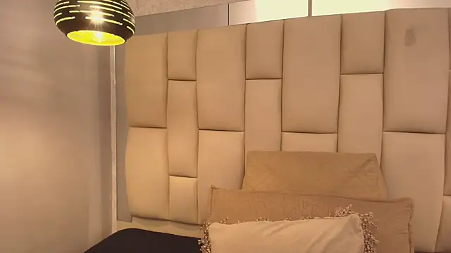 _MiaBrown_ webcam