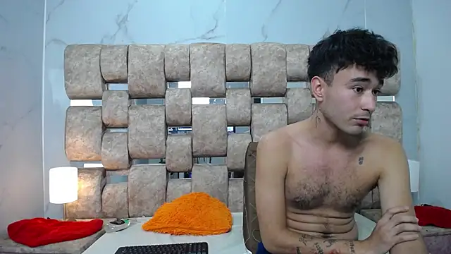KathyAiden webcam