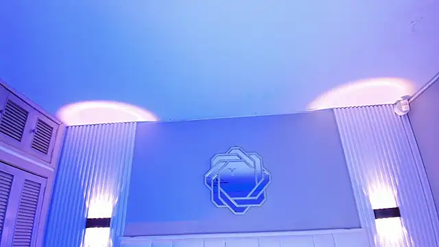 NanaOsaky webcam