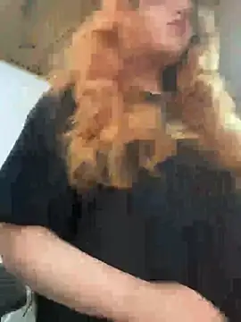 NikkiNix webcam