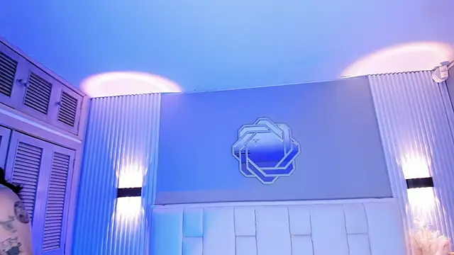 NanaOsaky webcam