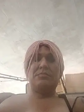 deedeedoll82222 webcam