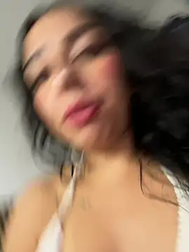 sweetbrunette22 webcam