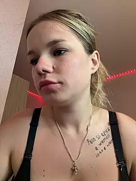 KimEvanss webcam