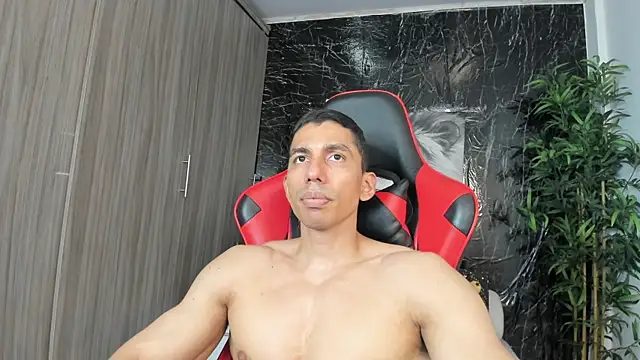 Erik_castle webcam