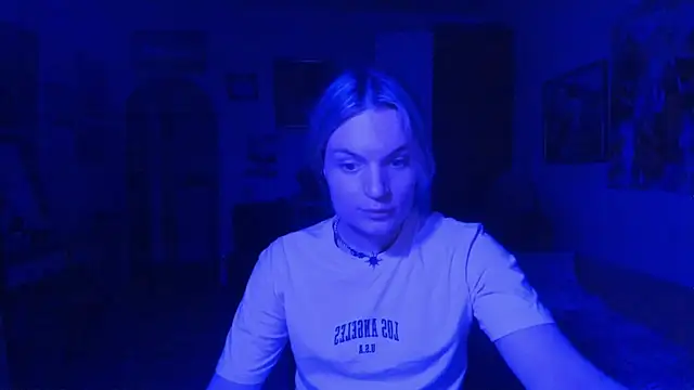 milliKira006 webcam