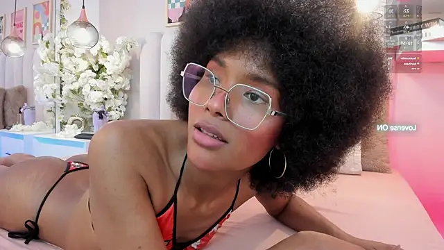 Megan__Hart_ live cam on StripChat