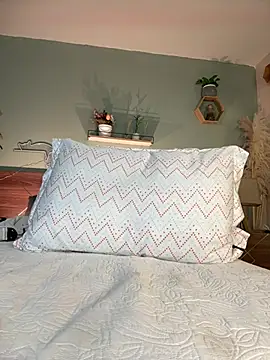 YariRose webcam