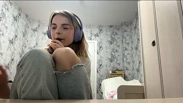 TeodoraBinney webcam