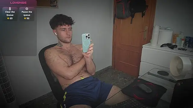 HonestAndrew webcam