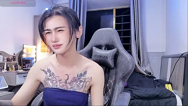 Rainbow-sweet webcam