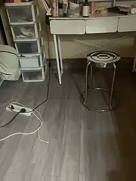 Mina048 webcam