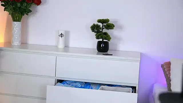 AishaSins webcam